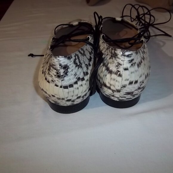 Michael Kors Lace Up Leg Flats Size38.5 - Picture 5 of 7